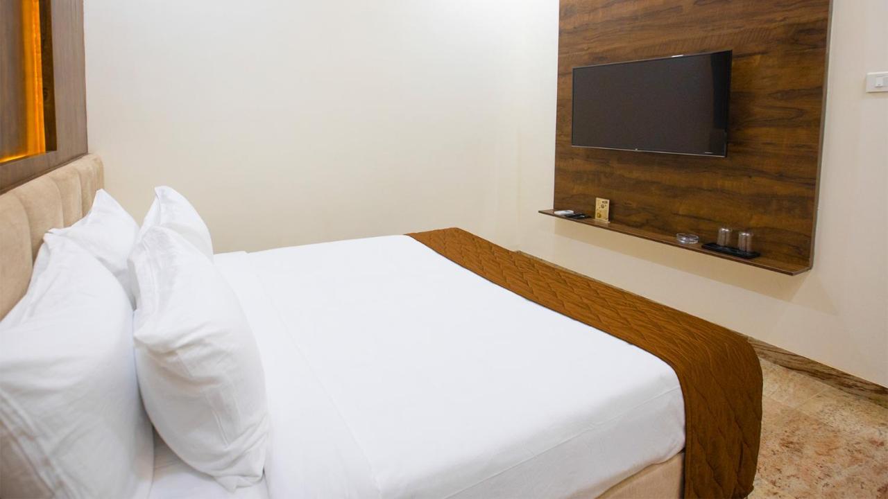 Aara Jungle Resort Coimbatore Extérieur photo