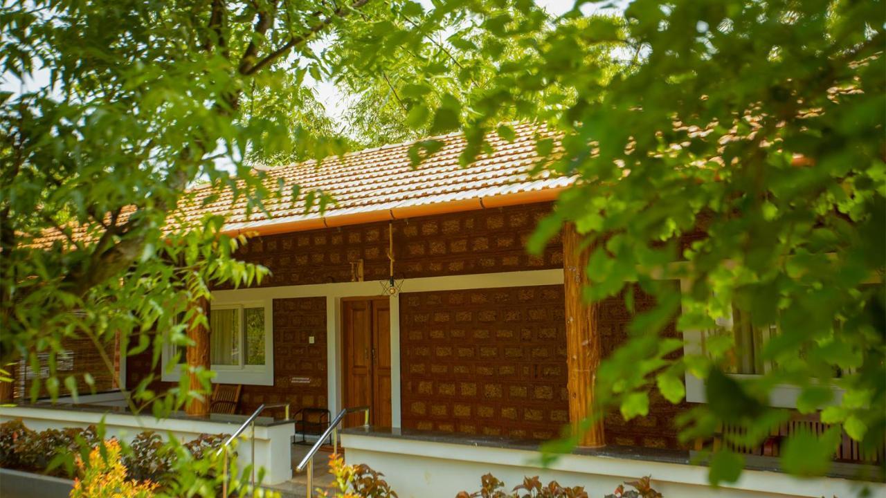 Aara Jungle Resort Coimbatore Extérieur photo